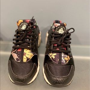 Nike Women Air Huarache ‘Aloha’ | Size 7